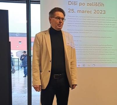 PESTRO DOGAJANJE NA ŠKOFLJICI 8